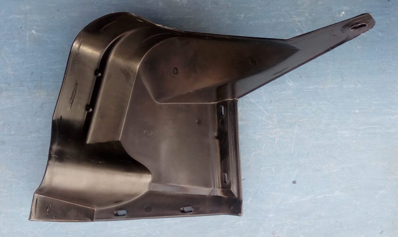 Щиток крыла переднего Газель Рестайлинг правый брызговик 132826К 10481В